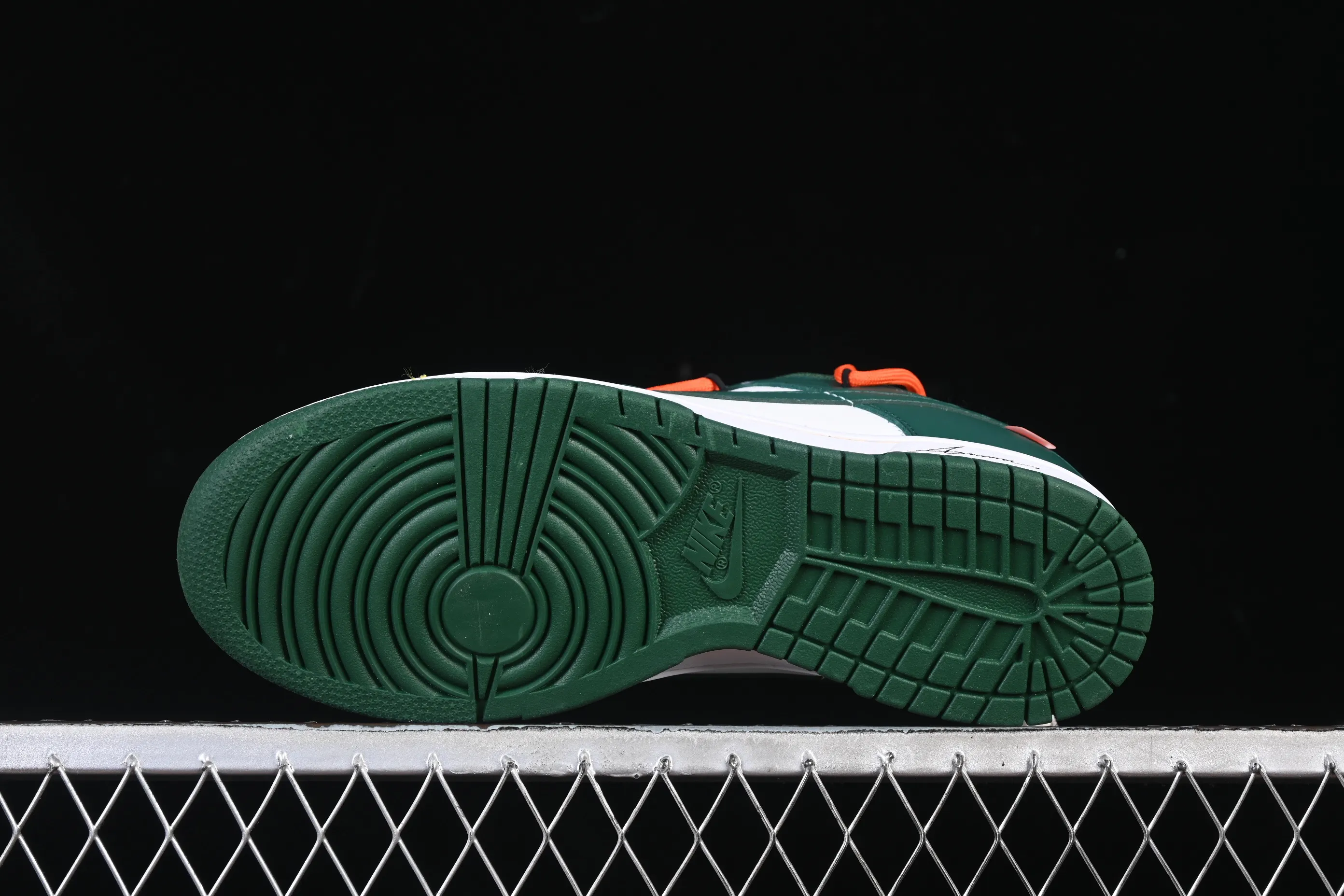 All categories Nk SB Dunk Series Nk SB Dunk Low High-end customized low-top sneakers Nike SB Dunk Low Laser Green Straps Low-top casual sneakers DD1391-101